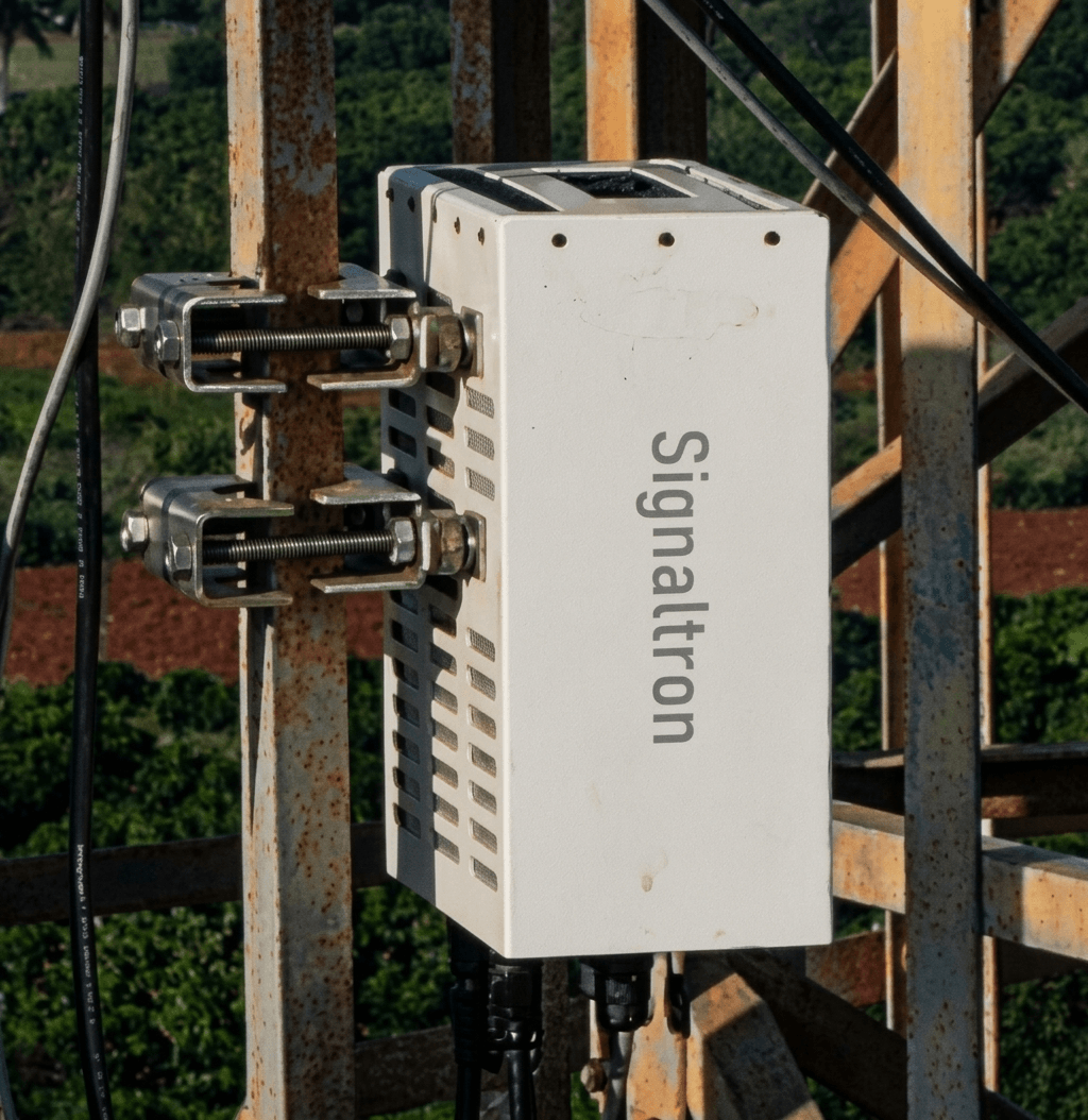 4G Micro Base Station vertical view